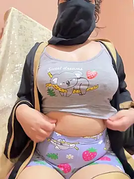 Snapshot of _Laiali_ chatting on December 15, 2025, 2:12 pm Laiali online show from December 15, 2025, 2:12 pm