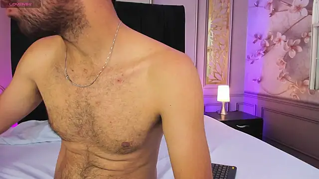 magnus serket online show from November 3, 2025, 11:47 am