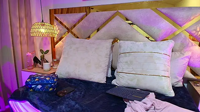 Scarlett Vegaa online show from October 17, 2025, 11:45 am