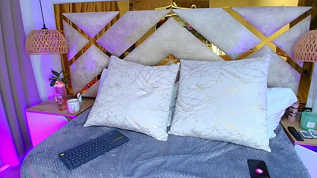 Scarlett Vegaa online show from November 18, 2025, 12:19 pm