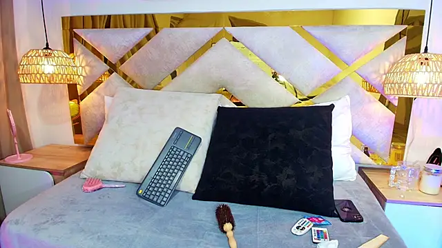 Scarlett Vegaa online show from September 15, 2025, 1:11 pm