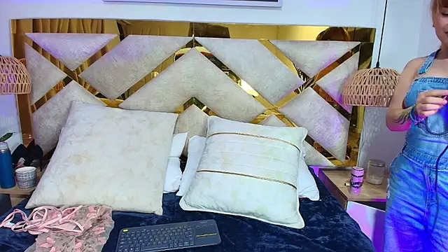 Scarlett Vegaa online show from October 7, 2025, 9:43 am