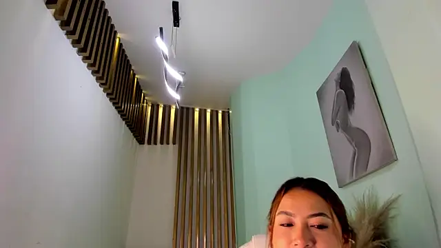 Snapshot of MacarenaRosse chatting on October 2, 2025, 7:39 pm MacarenaRosse online show from October 2, 2025, 7:39 pm