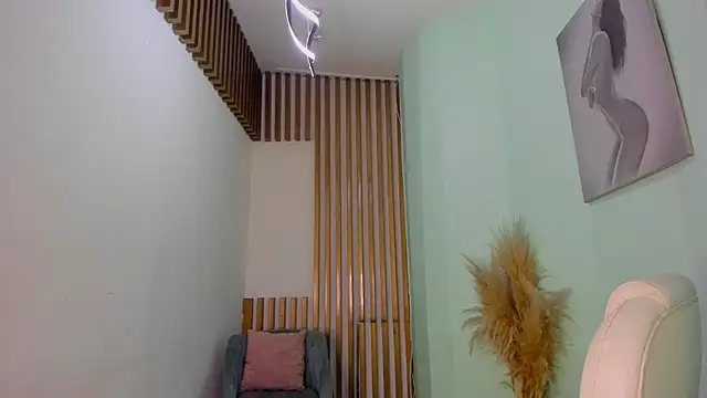 Snapshot of MacarenaRosse chatting on September 28, 2025, 7:32 pm MacarenaRosse online show from September 28, 2025, 7:32 pm