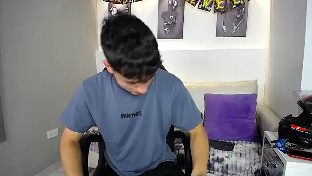 AdrianRinaldi online show from October 15, 2025, 10:29 pm