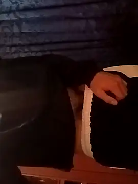 Snapshot of santiidamm chatting on December 18, 2025, 4:06 am santiidamm online show from December 18, 2025, 4:06 am