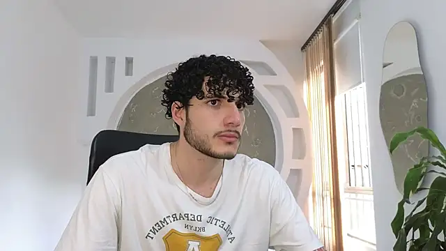 Rafael Mendezz online show from September 11, 2025, 8:42 pm