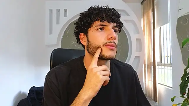 Rafael Mendezz online show from September 21, 2025, 8:47 pm