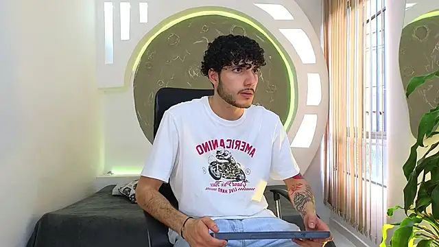 Rafael Mendezz online show from September 10, 2025, 8:19 pm