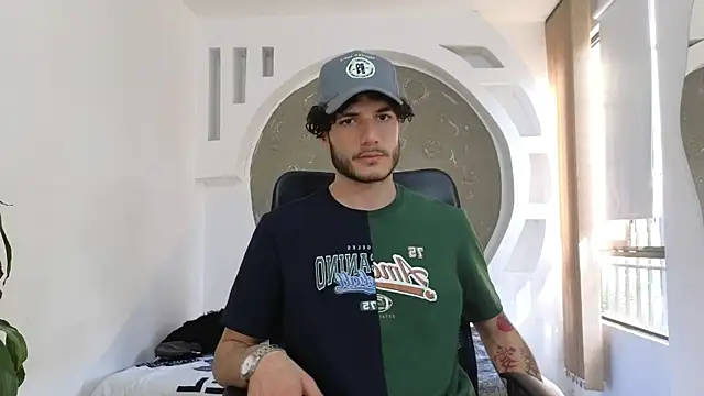 Rafael Mendezz online show from November 2, 2025, 8:36 pm