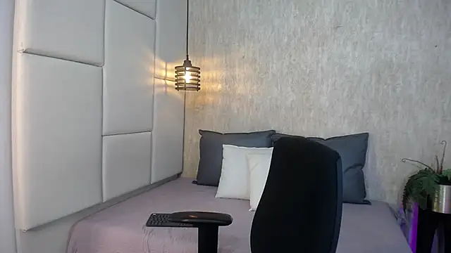 Snapshot of Hisoka_011 chatting on March 5, 2026, 8:05 pm Hisoka 011 online show from March 5, 2026, 8:05 pm