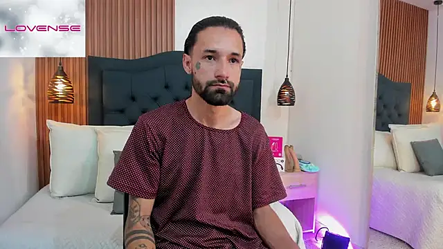 Snapshot of Hisoka_011 chatting on March 25, 2026, 7:24 pm Hisoka 011 online show from March 25, 2026, 7:24 pm