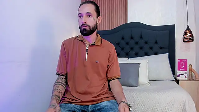 Snapshot of Hisoka_011 chatting on April 15, 2026, 7:58 pm Hisoka 011 online show from April 15, 2026, 7:58 pm