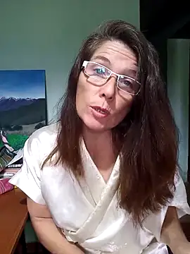 Snapshot of Merida2276 chatting on October 25, 2025, 3:23 pm Merida2276 online show from October 25, 2025, 3:23 pm