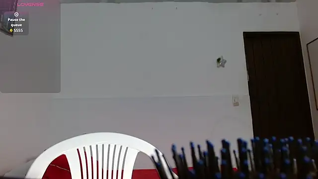 Snapshot of CanelaDeluxe chatting on January 19, 2026, 2:21 pm CanelaDeluxe online show from January 19, 2026, 2:21 pm