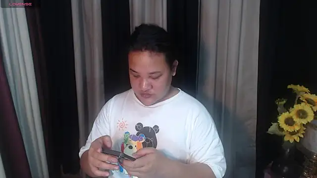 Hotcum ella online show from April 3, 2026, 1:56 am