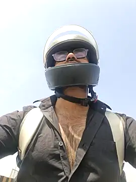 Snapshot of YoursThickDick chatting on March 25, 2026, 6:13 am YoursThickDick online show from March 25, 2026, 6:13 am