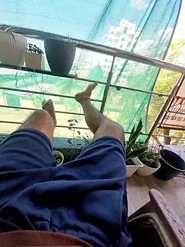 Snapshot of YoursThickDick chatting on April 5, 2026, 5:25 am YoursThickDick online show from April 5, 2026, 5:25 am