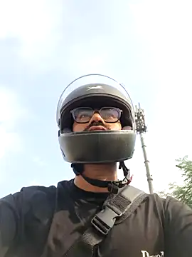 Snapshot of YoursThickDick chatting on October 4, 2025, 3:30 am YoursThickDick online show from October 4, 2025, 3:30 am