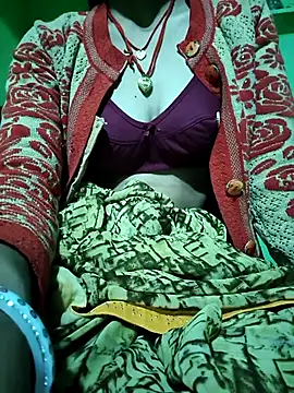 Shreya-couple online show from November 18, 2025, 1:10 am