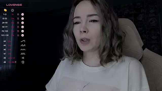 Snapshot of CutieGoose chatting on November 24, 2025, 8:47 am CutieGoose online show from November 24, 2025, 8:47 am