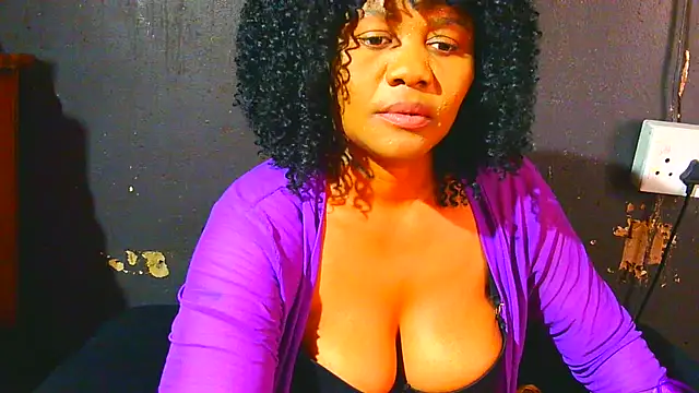 Snapshot of Augustine-Blooomxx chatting on November 13, 2025, 3:49 pm Augustine-Blooomxx online show from November 13, 2025, 3:49 pm