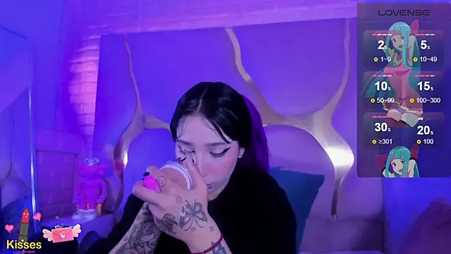 Niina Sissy online show from June 5, 2026, 5:12 am