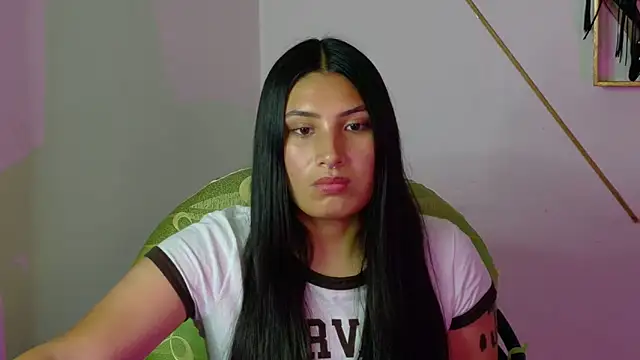 Snapshot of Linda_andrew chatting on February 4, 2026, 6:25 pm Linda andrew online show from February 4, 2026, 6:25 pm