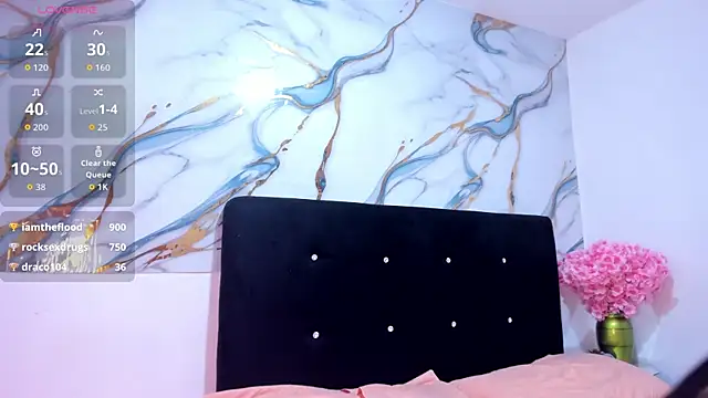 Snapshot of RoxanaBorns_ chatting on May 13, 2026, 2:57 pm RoxanaBorns online show from May 13, 2026, 2:57 pm