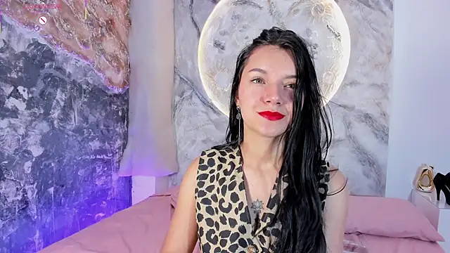 RoxanaBorns  online show from November 2, 2025, 12:43 pm