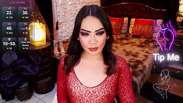 GODDESSHUGECOCKANDREA online show from May 30, 2026, 5:18 pm