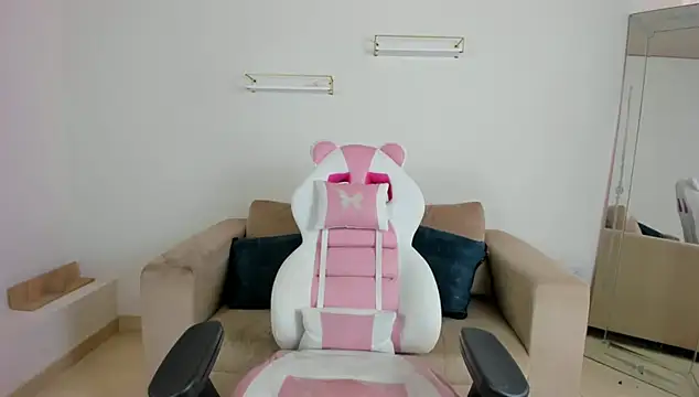 april smiith online show from January 15, 2026, 12:30 pm