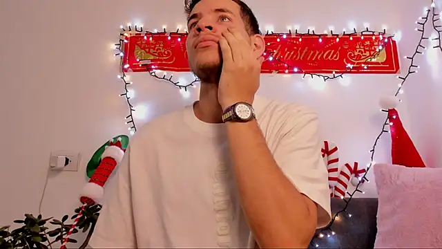 Snapshot of lara_and_danny chatting on November 14, 2025, 1:15 pm lara and danny online show from November 14, 2025, 1:15 pm