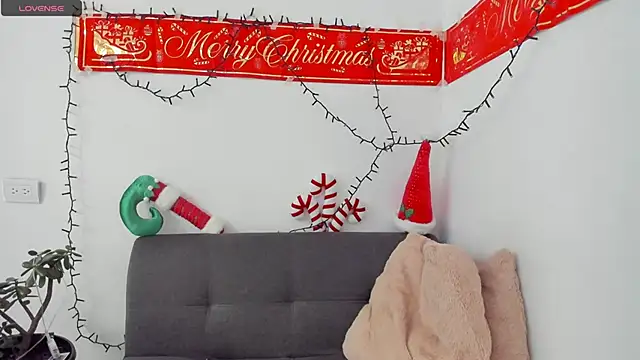 Snapshot of lara_and_danny chatting on November 27, 2025, 12:49 pm lara and danny online show from November 27, 2025, 12:49 pm