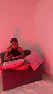 Snapshot of lara_and_danny chatting on October 17, 2025, 8:43 pm lara and danny online show from October 17, 2025, 8:43 pm