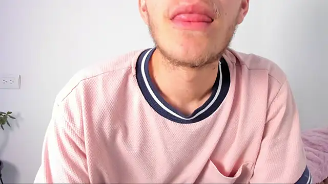 Snapshot of lara_and_danny chatting on November 9, 2025, 7:51 pm lara and danny online show from November 9, 2025, 7:51 pm