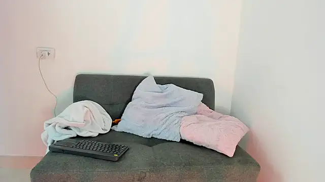 Snapshot of lara_and_danny chatting on October 22, 2025, 4:17 pm lara and danny online show from October 22, 2025, 4:17 pm