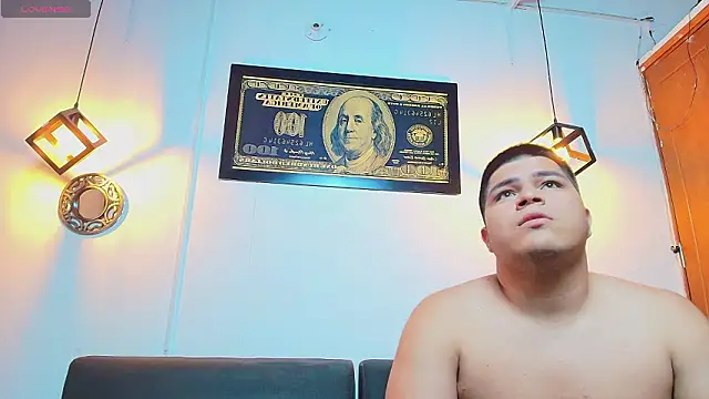 naomi campbel  online show from March 20, 2026, 8:32 pm