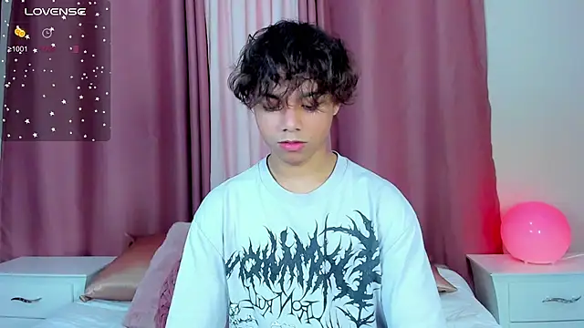 Snapshot of Honeymoon_sariel chatting on March 9, 2026, 1:25 pm Honeymoon sariel online show from March 9, 2026, 1:25 pm