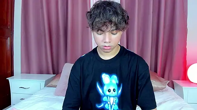 Snapshot of Honeymoon_sariel chatting on March 14, 2026, 8:37 pm Honeymoon sariel online show from March 14, 2026, 8:37 pm