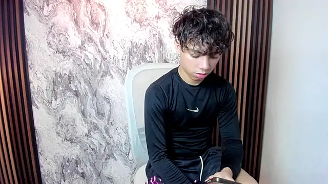 Snapshot of Honeymoon_sariel chatting on March 27, 2026, 1:12 pm Honeymoon sariel online show from March 27, 2026, 1:12 pm