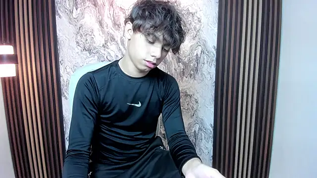 Snapshot of Honeymoon_sariel chatting on April 1, 2026, 1:34 pm Honeymoon sariel online show from April 1, 2026, 1:34 pm