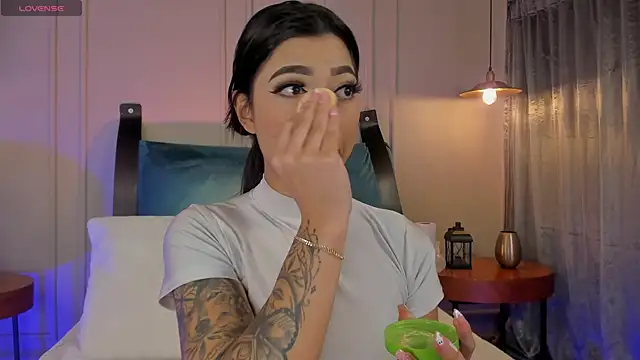 Snapshot of NaishaFord_1 chatting on October 25, 2025, 1:38 am NaishaFord 1 online show from October 25, 2025, 1:38 am