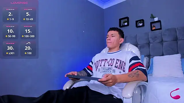 Thomas moon online show from November 11, 2025, 10:54 am