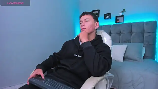 Thomas moon online show from February 4, 2026, 12:22 pm