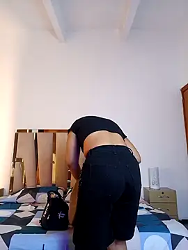 Elowen Clark online show from February 11, 2026, 7:36 pm