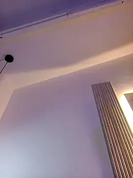 Elowen Clark online show from March 24, 2026, 7:47 pm