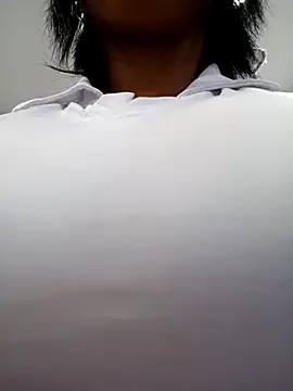 Elowen Clark online show from April 5, 2026, 7:09 pm