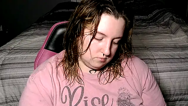 Snapshot of vanessraine chatting on April 2, 2026, 2:19 am vanessraine online show from April 2, 2026, 2:19 am