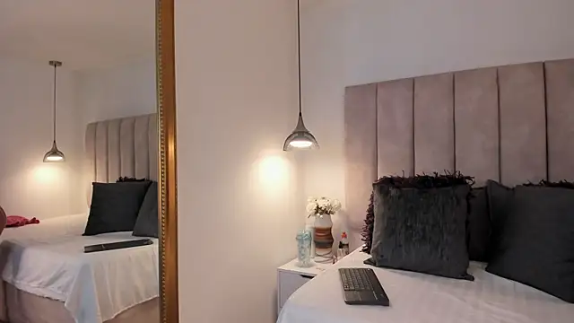 Snapshot of arianaa_miller_ chatting on November 16, 2025, 8:13 pm arianaa miller online show from November 16, 2025, 8:13 pm